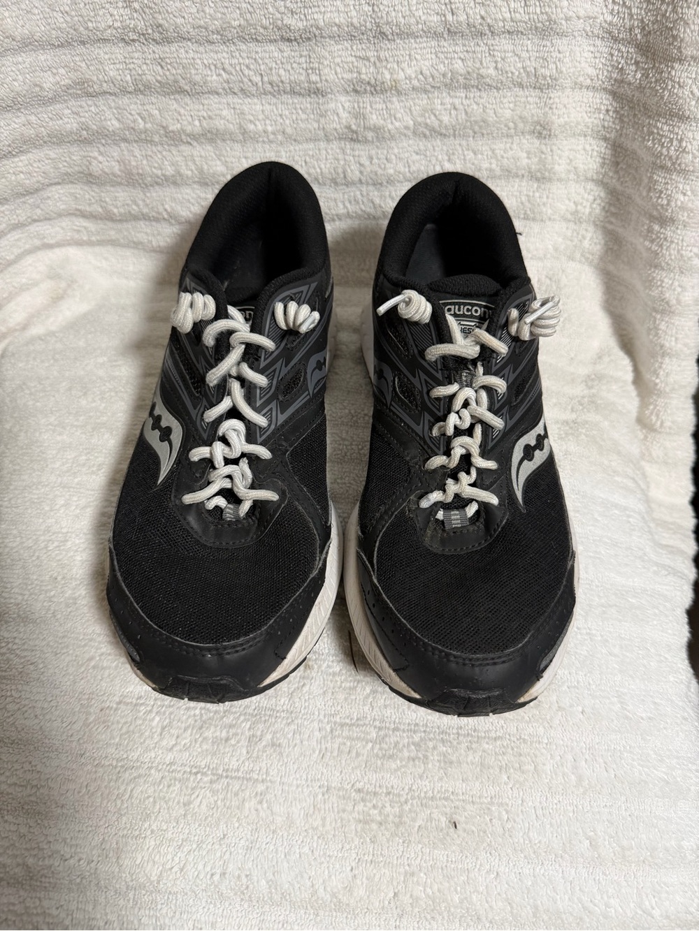 Saucony Cohesion 13 Women’s Black and White Athletic Running Shoes Size 9.5
